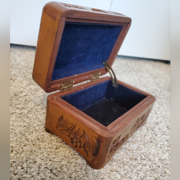 Vintage Carved Wooden Jewelry Box With Velvet Interior - Picture 2 of 9